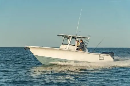 Slide: The Image of Sea Hunt Ultra 285 CB 2026 - 9