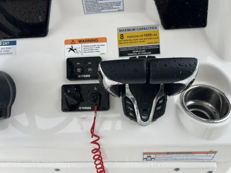 Slide: The Image of World Cat 235 TE 2025 - 15