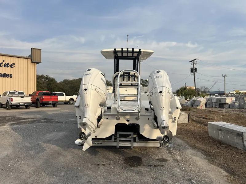 Slide: The Image of World Cat 235 TE 2025 - 3