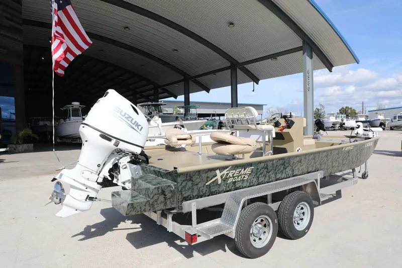 Slide: The Image of Xtreme Boats 2072CC 2025 - 10