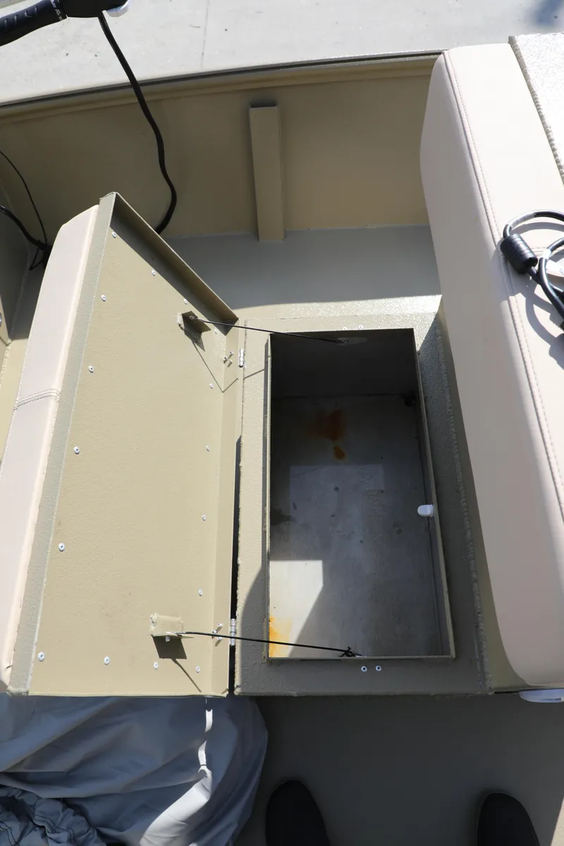 Slide: The Image of Xtreme Boats 2072CC 2025 - 8