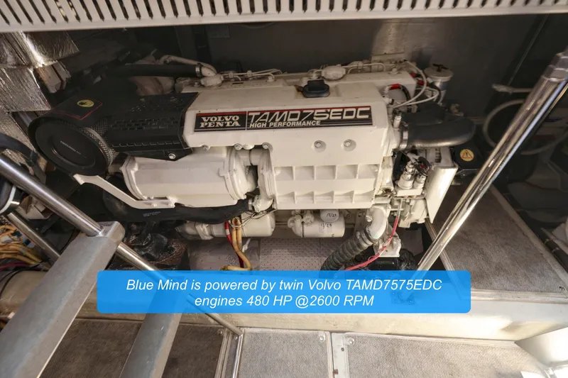 Slide: The Image of Outboard motor on Carver 466 Motor Yacht with SeaWise Manual Davit system, 2004 model. - 30