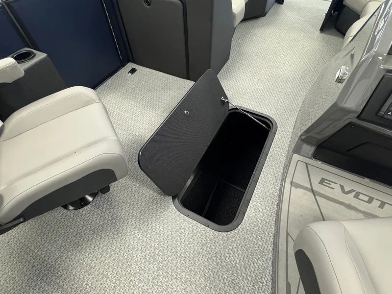 Slide: The Image of Evotti 521CS 2026 - 19