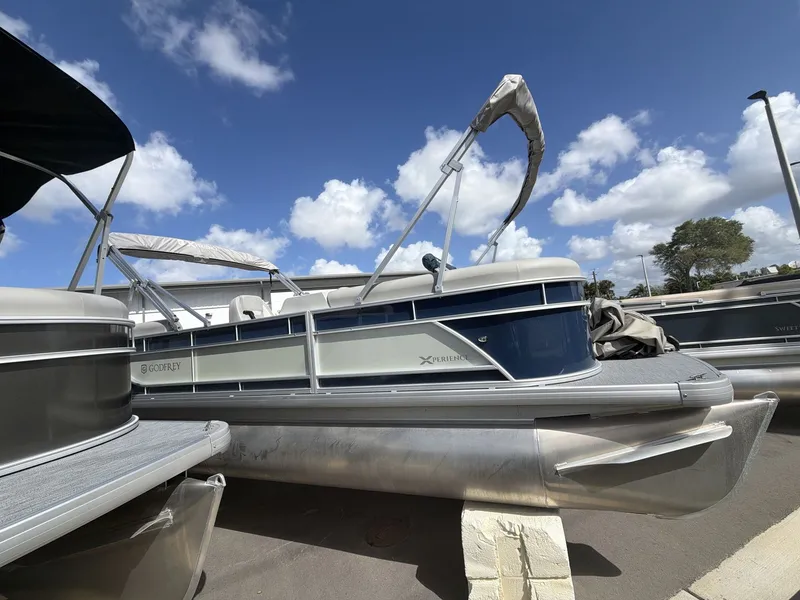 Slide: The Image of Sweetwater 2286 SBX 2026 - 4