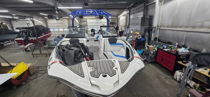 Slide: The Image of Yamaha 242X 2018 - 4