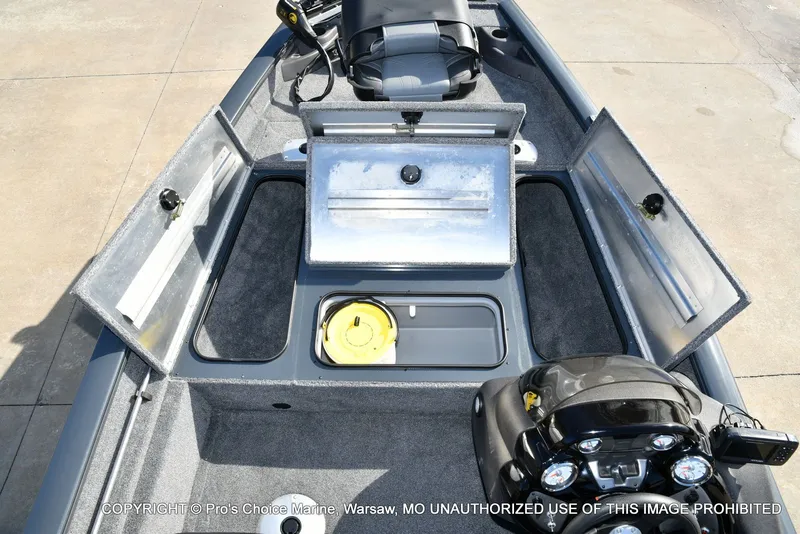 Slide: The Image of Tracker Pro team 175 TF w/60 Mercury 4 Stroke 2021 - 10