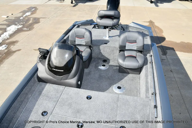 Slide: The Image of Tracker Pro team 175 TF w/60 Mercury 4 Stroke 2021 - 13