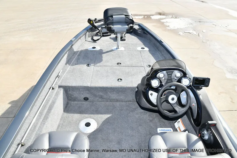 Slide: The Image of Tracker Pro team 175 TF w/60 Mercury 4 Stroke 2021 - 43