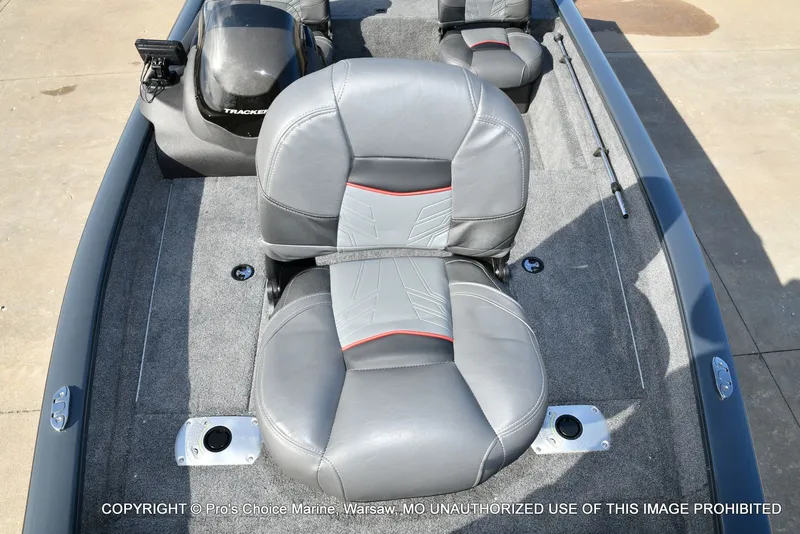 Slide: The Image of Tracker Pro team 175 TF w/60 Mercury 4 Stroke 2021 - 52