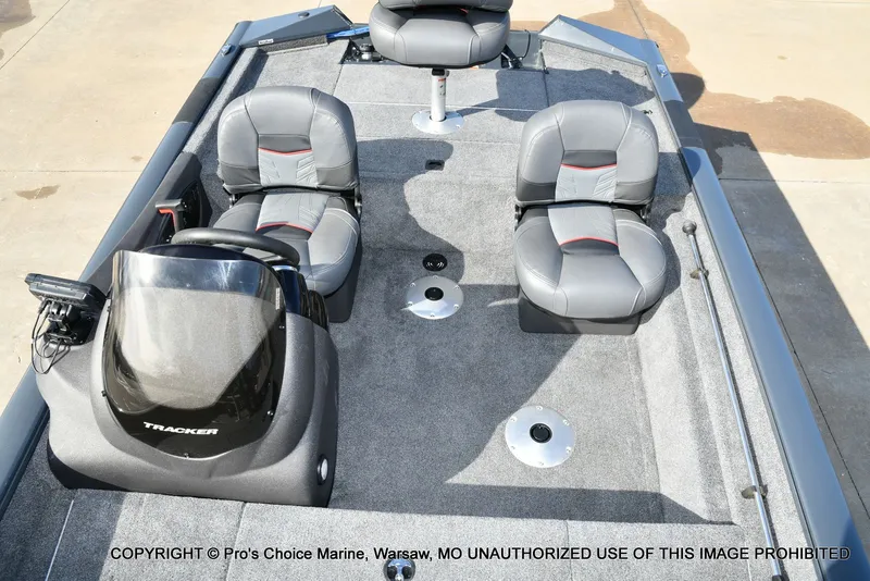 Slide: The Image of Tracker Pro team 175 TF w/60 Mercury 4 Stroke 2021 - 53