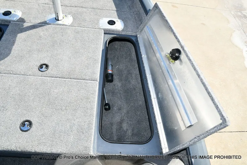 Slide: The Image of Tracker Pro team 175 TF w/60 Mercury 4 Stroke 2021 - 68