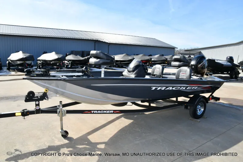Slide: The Image of Tracker Pro team 175 TF w/60 Mercury 4 Stroke 2021 - 79