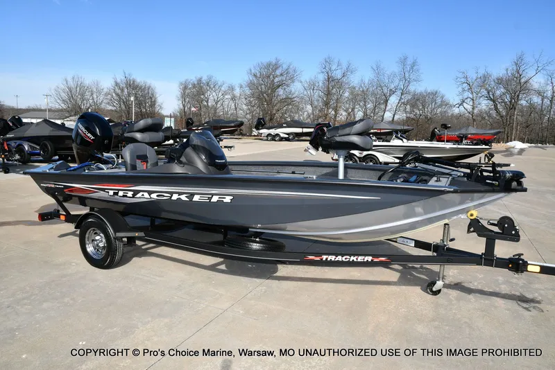 Slide: The Image of Tracker Pro team 175 TF w/60 Mercury 4 Stroke 2021 - 82
