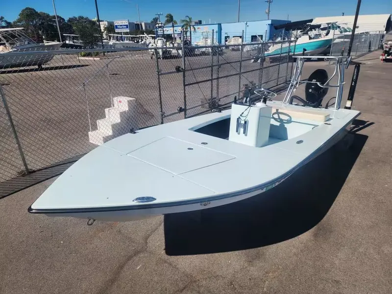 Slide: The Image of East Cape 18 EVO V 2024 - 1