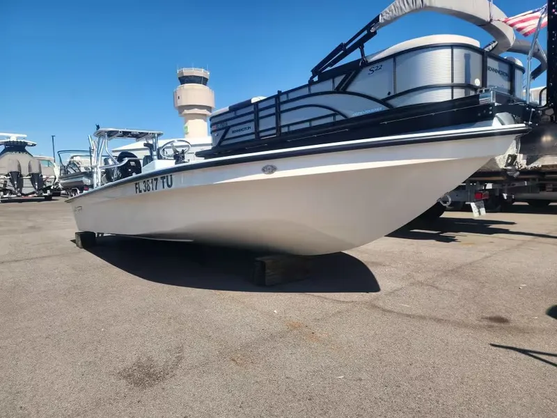 Slide: The Image of East Cape 18 EVO V 2024 - 3