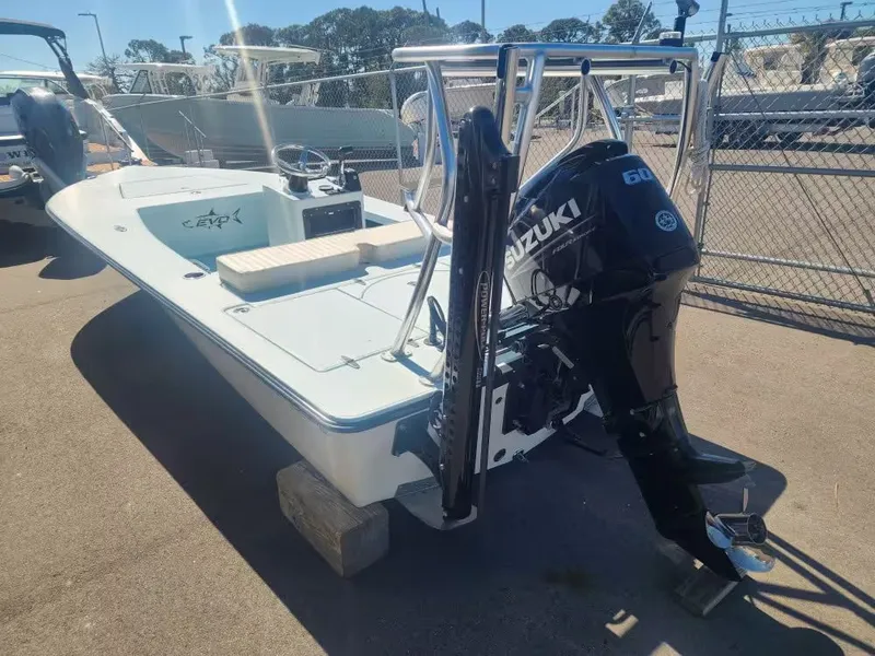 Slide: The Image of East Cape 18 EVO V 2024 - 5