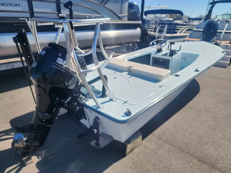 Slide: The Image of East Cape 18 EVO V 2024 - 6