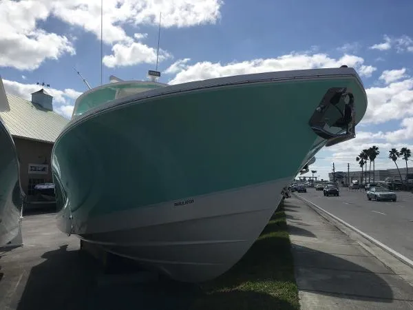 Slide: The Image of Regulator Marine 34SS 2018 - 0
