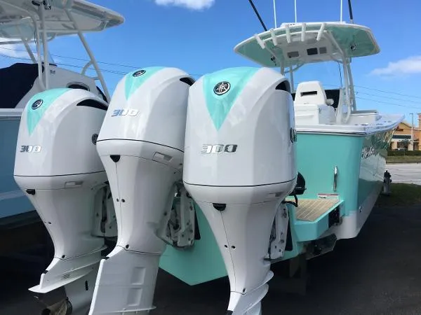 Slide: The Image of Regulator Marine 34SS 2018 - 2