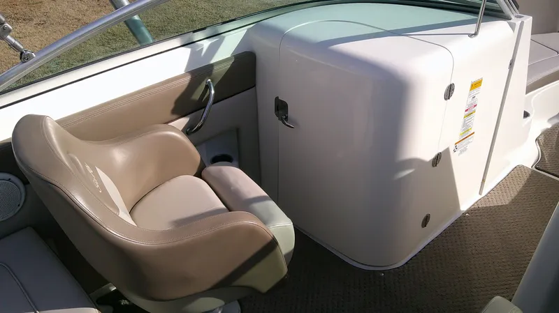 Slide: The Image of Sea Ray 240 Sundeck 2011 - 11