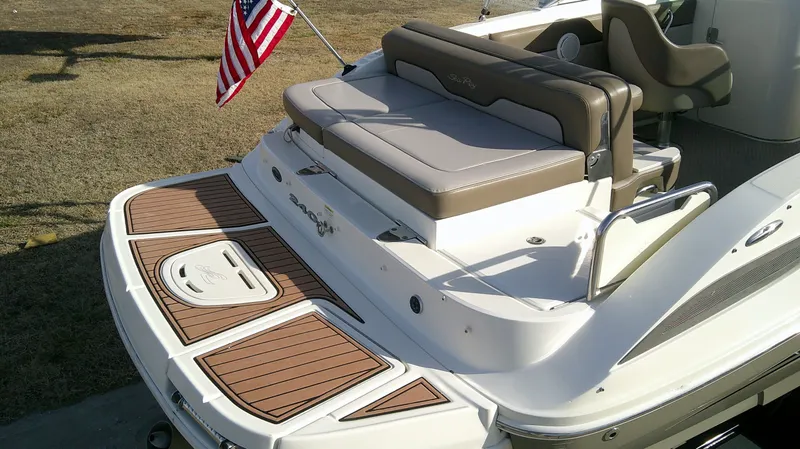 Slide: The Image of Sea Ray 240 Sundeck 2011 - 5