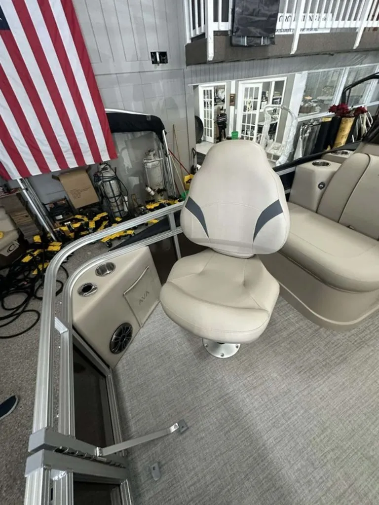 Slide: The Image of Avalon Venture Rear Fish 19 FT 2026 - 4