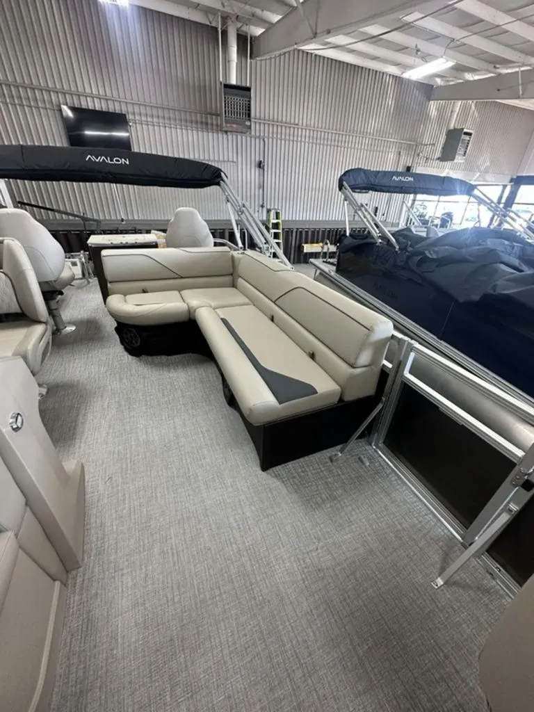 Slide: The Image of Avalon Venture Rear Fish 19 FT 2026 - 6