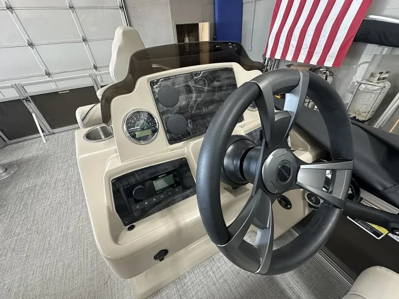 Slide: The Image of Avalon Venture Rear Fish 19 FT 2026 - 8