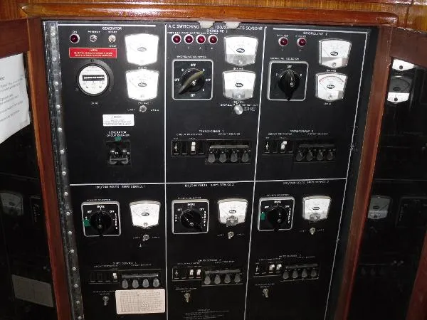 Slide: The Image of Hatteras Motor Yacht - USCG Certified 1979 - 7