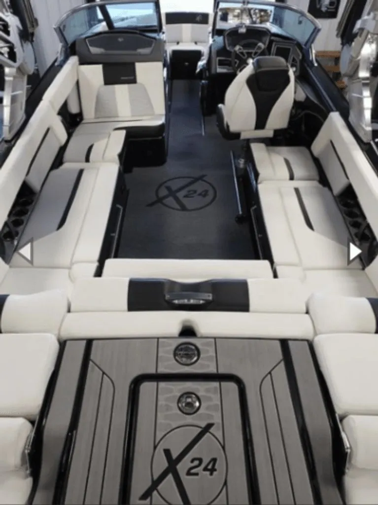 Slide: The Image of MasterCraft X24 2019 - 2
