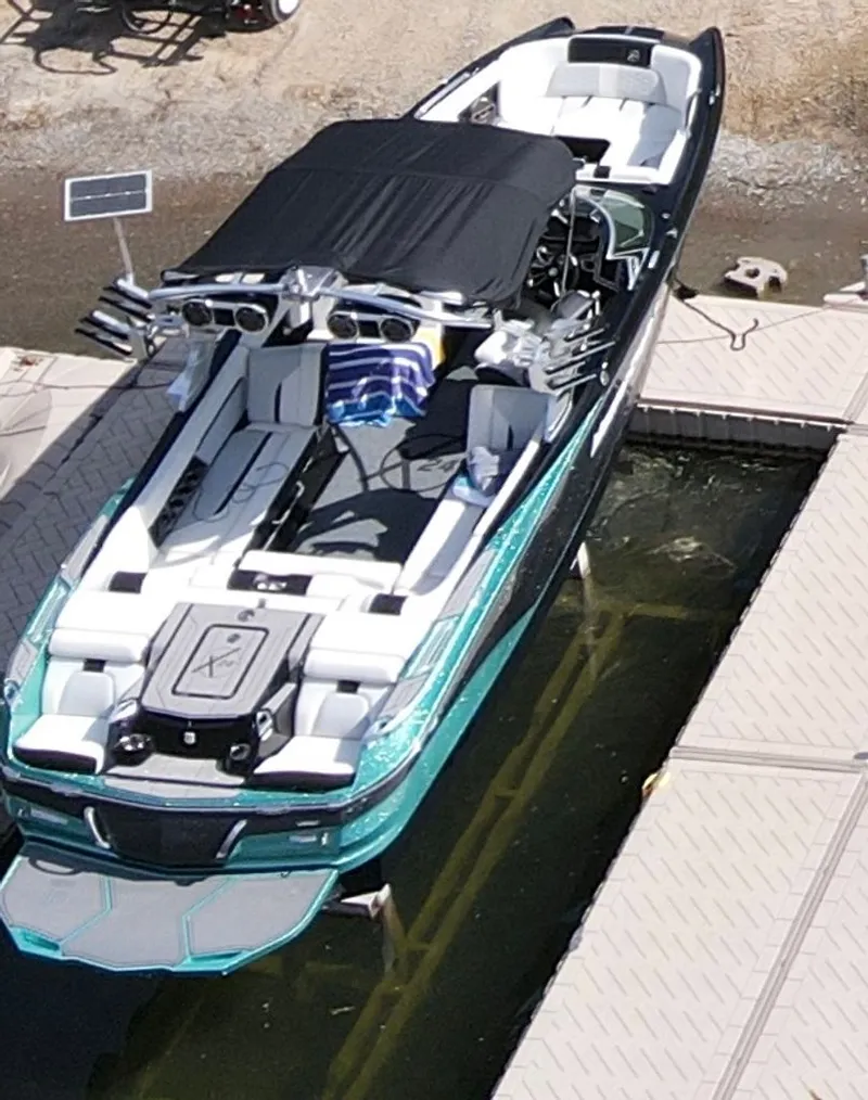Slide: The Image of MasterCraft X24 2019 - 5