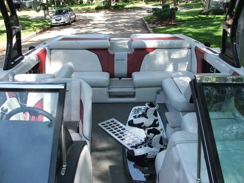 Slide: The Image of Correct Craft Super Air Nautique 2009 - 5