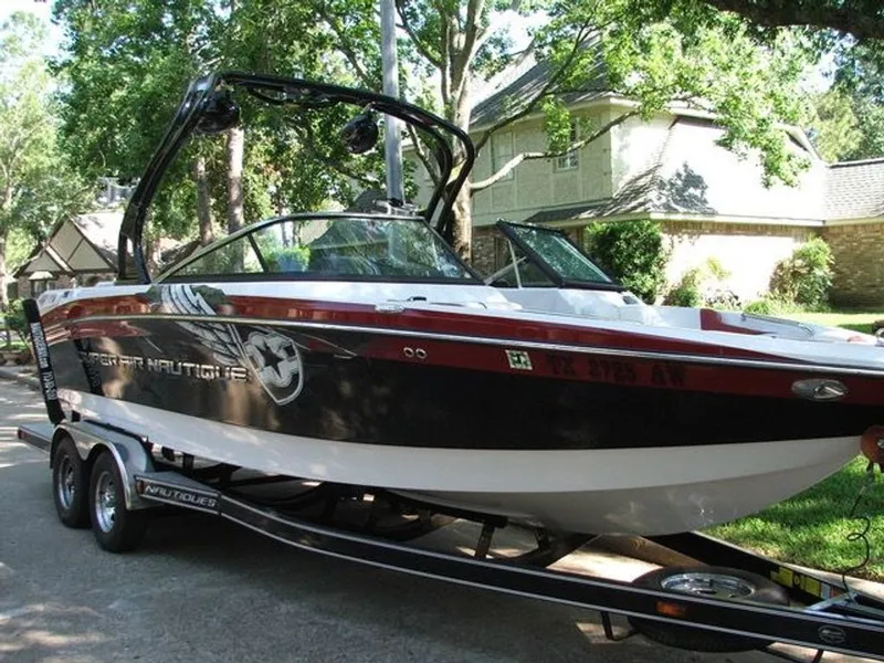 Slide: The Image of Correct Craft Super Air Nautique 2009 - 6
