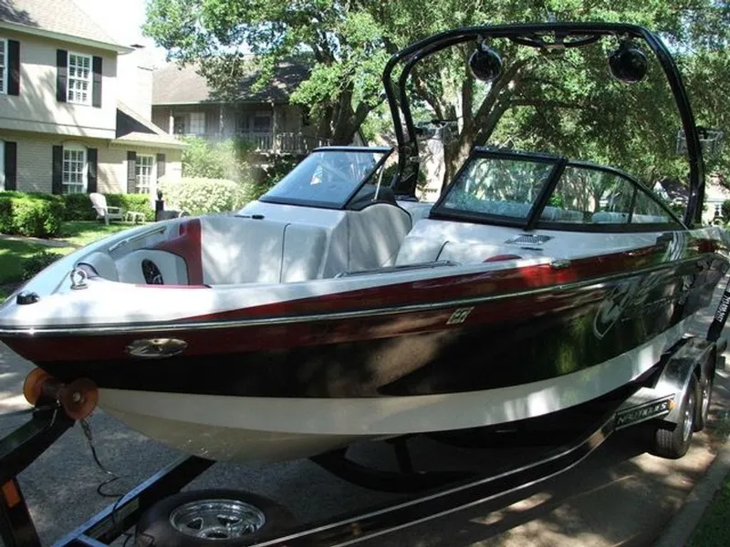 The Image of Correct Craft Super Air Nautique 230 2009 - 0