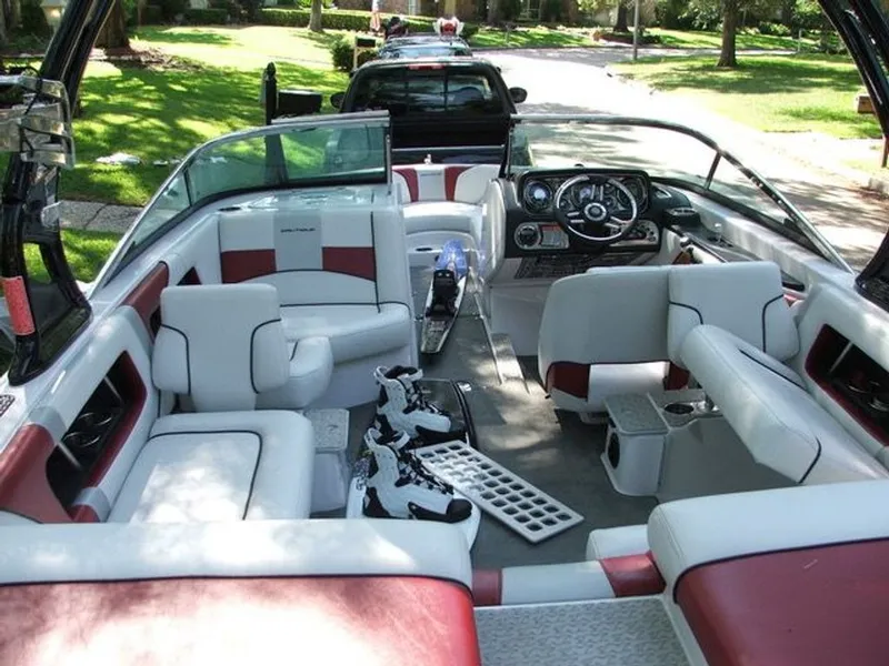 Slide: The Image of Correct Craft Super Air Nautique 230 2009 - 4