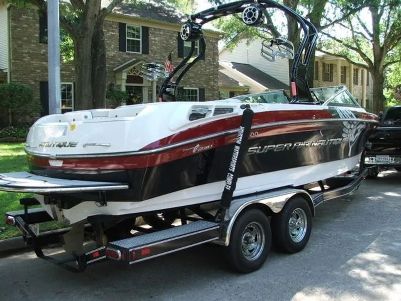 Slide: The Image of Correct Craft Super Air Nautique 230 2009 - 8