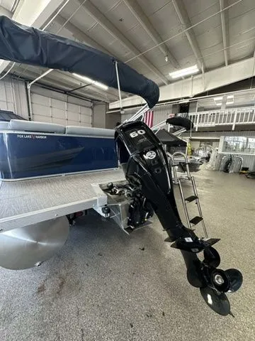 Slide: The Image of Avalon Venture 85 Cruise 21 FT 2026 - 10