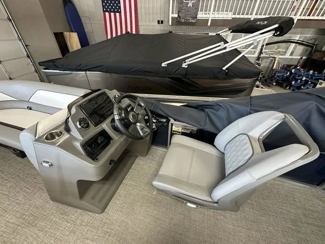 Slide: The Image of Avalon Venture 85 Cruise 21 FT 2026 - 6