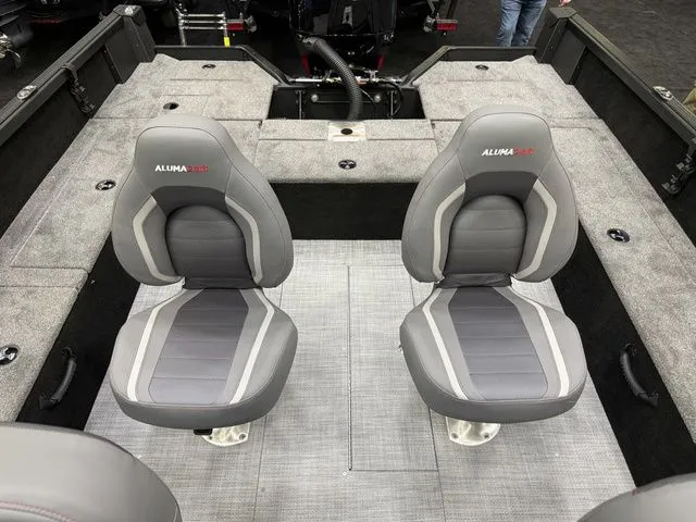 Slide: The Image of Alumacraft Competitor 195X Sport 2025 - 15