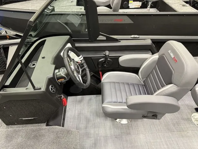 Slide: The Image of Alumacraft Competitor 195X Sport 2025 - 22