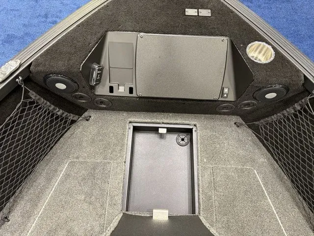 Slide: The Image of Alumacraft Competitor 195X Sport 2025 - 36