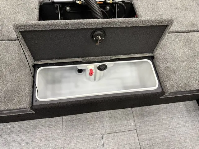 Slide: The Image of Alumacraft Competitor 195X Sport 2025 - 7