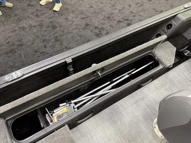 Slide: The Image of Alumacraft Competitor 195X Sport 2025 - 14