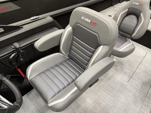 Slide: The Image of Alumacraft Competitor 195X Sport 2025 - 23