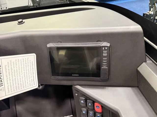 Slide: The Image of Alumacraft Competitor 195X Sport 2025 - 27