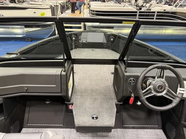 Slide: The Image of Alumacraft Competitor 195X Sport 2025 - 29