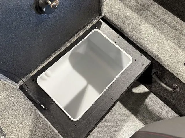 Slide: The Image of Alumacraft Competitor 175X Side Console 2026 - 6