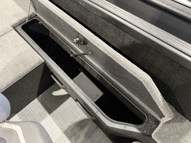 Slide: The Image of Alumacraft Competitor 175X Side Console 2026 - 10