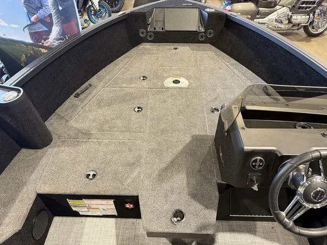 Slide: The Image of Alumacraft Competitor 175X Side Console 2026 - 16