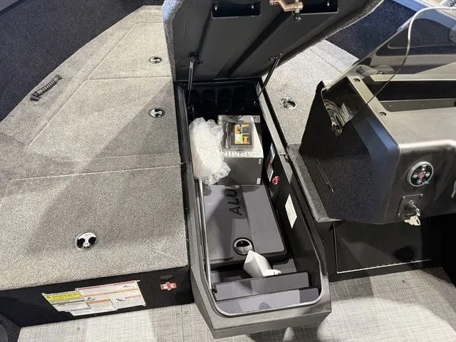 Slide: The Image of Alumacraft Competitor 175X Side Console 2026 - 17